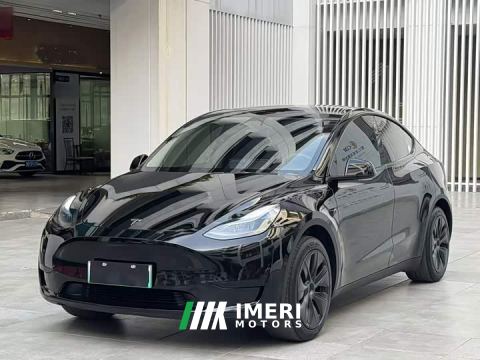 2024 Tesla Model Y Rear-Wheel Drive