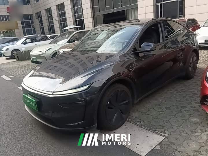 Tesla Model Y Rear-Wheel Drive