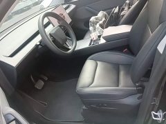 Tesla Model Y Rear-Wheel Drive - ფოტო 14