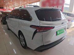 Toyota Sienna 2.5L Hybrid AWD Premium - ფოტო 4