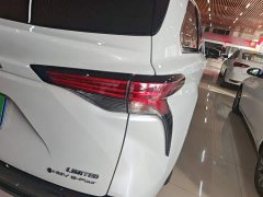 Toyota Sienna 2.5L Hybrid AWD Premium - ფოტო 7