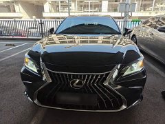 Lexus ES 2022 300h Excellence Edition - ფოტო 2