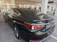 Lexus ES 2022 300h Excellence Edition - ფოტო 4