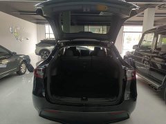 Tesla Model Y Rear-Wheel Drive - ფოტო 14