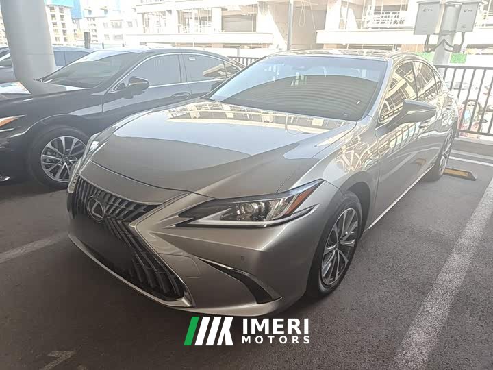 Lexus ES 200 Excellence Edition