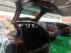 Tesla Model Y Rear-Wheel Drive - ფოტო 18