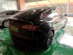 Tesla Model Y Rear-Wheel Drive - ფოტო 6