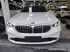 BMW 5 Series 525Li Luxury Package - ფოტო 2