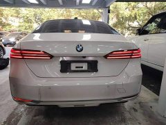 BMW 5 Series 525Li Luxury Package - ფოტო 5