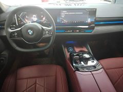 BMW 5 Series 525Li Luxury Package - ფოტო 9