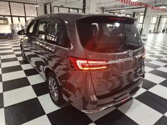 Buick GL8 Land Business Class Comfort Edition - ფოტო 4