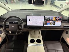 Li Auto Li Xiang MEGA Ultra - ფოტო 4