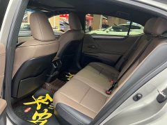 Lexus ES 300h Premium Edition - ფოტო 10