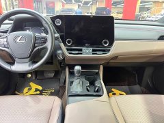 Lexus ES 300h Premium Edition - ფოტო 11