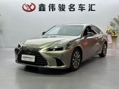 Lexus ES 300h Premium Edition - ფოტო 2
