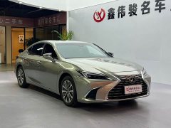 Lexus ES 300h Premium Edition - ფოტო 4