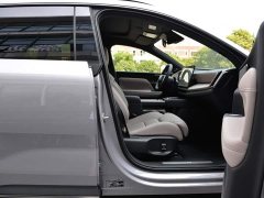 Volvo XC70 Plug-in Hybrid 2026 AWD Extended Range Plus - ფოტო 11