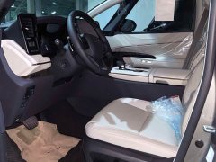 Lexus LM 500h Edition - ფოტო 11