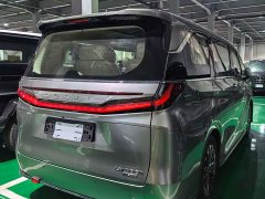 Lexus LM 500h Edition - ფოტო 18