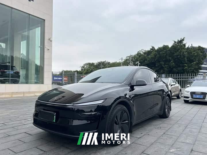Tesla Model Y Rear-Wheel Drive