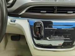 Buick GL8 2023 Land Executive Cabin Premium - ფოტო 13