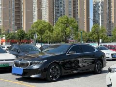 BMW 5 Series 530Li Luxury M Sport Package - ფოტო 1