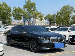 BMW 5 Series 530Li Luxury M Sport Package - ფოტო 2