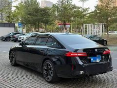 BMW 5 Series 530Li Luxury M Sport Package - ფოტო 4