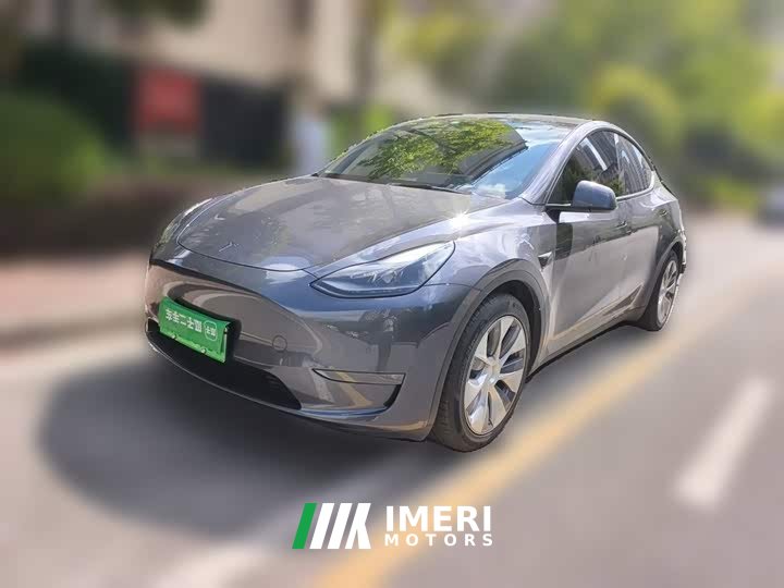 Tesla Model Y Standard Range RWD