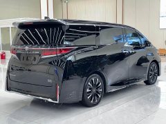 Toyota Vellfire 2024 Crown Hybrid 2.5L Executive Premier Edition - ფოტო 12