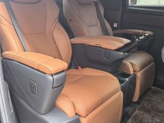 Toyota Vellfire 2024 Crown Hybrid 2.5L Executive Premier Edition - ფოტო 5