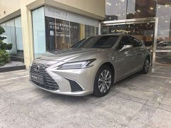 Lexus ES 300h Premium Edition - ფოტო 2
