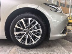 Lexus ES 300h Premium Edition - ფოტო 7