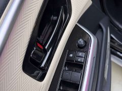 Toyota Gravia 2.5L Hybrid Luxury - ფოტო 11