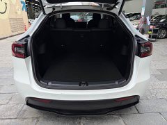 Tesla Model Y Long Range All-Wheel Drive - ფოტო 11
