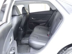 Hyundai Elantra 2023 1.5L CVT Luxury - ფოტო 12