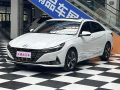 Hyundai Elantra 1.5L CVT Luxury - ფოტო 1