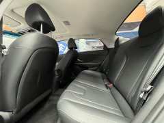 Hyundai Elantra 1.5L CVT Luxury - ფოტო 10