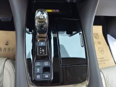 Toyota Vellfire 2025 Crown Hybrid 2.5L Ink Gold Executive Edition - ფოტო 10