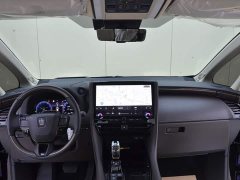 Toyota Vellfire 2025 Crown Hybrid 2.5L Ink Gold Executive Edition - ფოტო 15