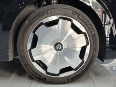 Leapmotor D19 Extended Range 500 Deluxe Edition Six-Seater - ფოტო 11