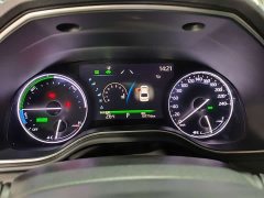 Toyota Avalon Hybrid 2.5L Luxury - ფოტო 11