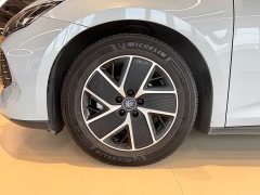 BYD Qin L DM-i 80KM Excellence Edition - ფოტო 5