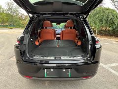 Li Auto L8 Max - ფოტო 16