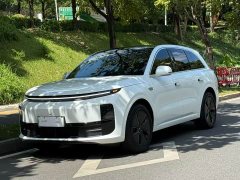 Li Auto L6 Pro - ფოტო 1