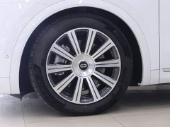 AITO M8 Range Extender Max 6-Seat (53.4kWh, 896-line LiDAR) - ფოტო 15