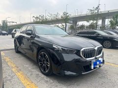 BMW 5 Series 530Li Premier M Sport Package - ფოტო 3