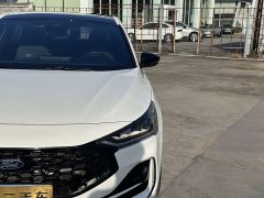 Ford Focus Hatchback EcoBoost 180 Automatic ST Line - ფოტო 4