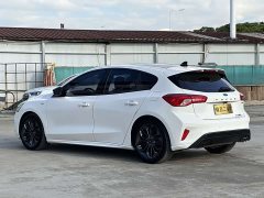 Ford Focus Hatchback EcoBoost 180 Automatic ST Line - ფოტო 7