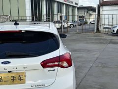 Ford Focus Hatchback EcoBoost 180 Automatic ST Line - ფოტო 9